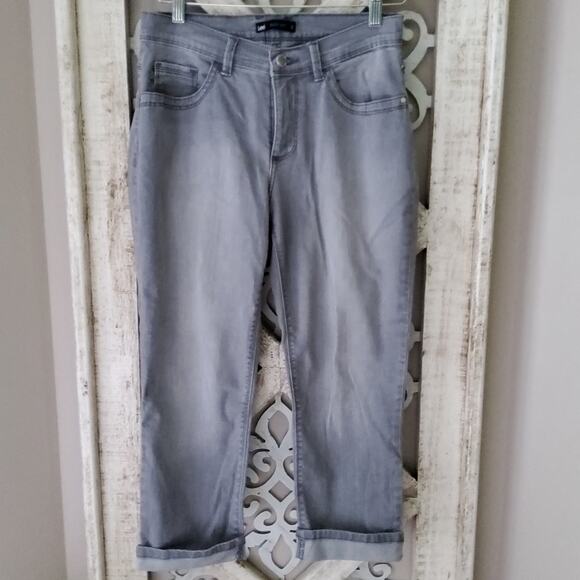 Lee Women's Petite Easy Fit Cropped Denim Jeans in Gray Wash - Picture 1 of 6
